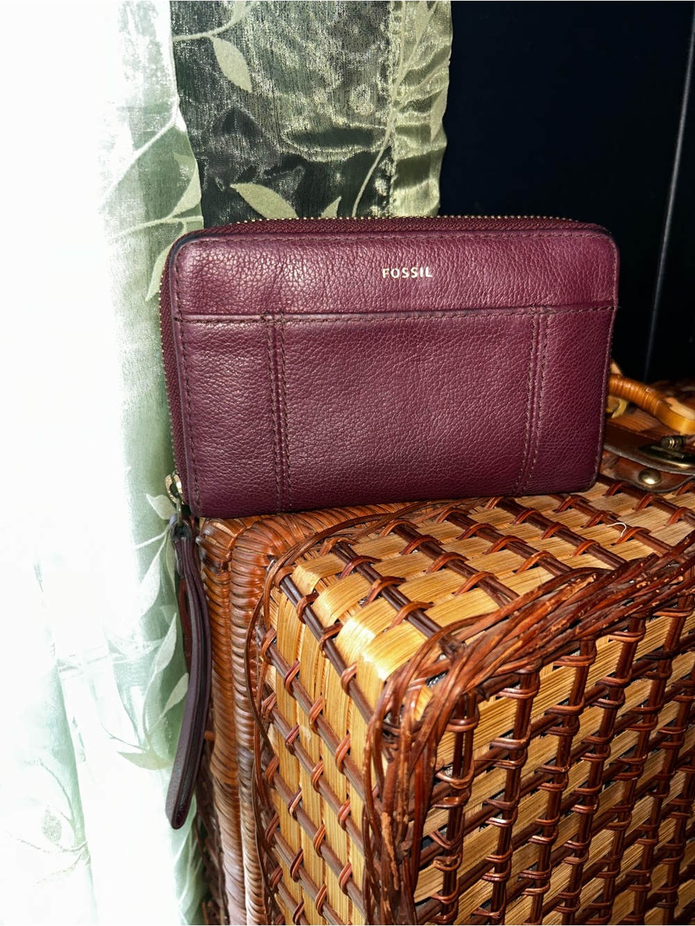 Fossil Jori RFID Zip Clutch Red Wine Leather Wristlet Wallet -GUC-